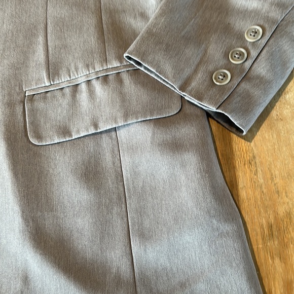 L.L. Bean women’s gray blazer, size 14 - Picture 4 of 10